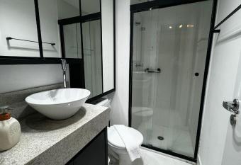 Studio Elegance Moema next to To the subway has rooms with a private hot tub