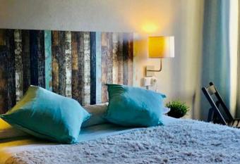 Zentric Hostel has Balcony rooms