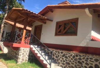 Caba  a Lunamiel 2 has rooms with a private hot tub