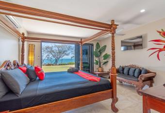 Baligara Absolute Oceanfront Guest Suite has Balcony rooms