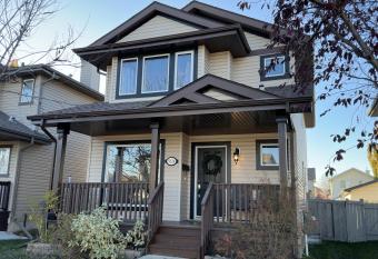 Cozy 3 bedroom lucky house has Balcony rooms