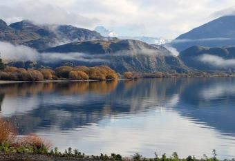 Hampshire Holiday Park - Glendhu Bay allows 18 year olds to book a room