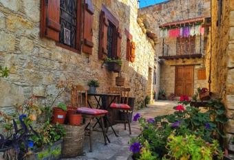 Panagia House has Balcony rooms