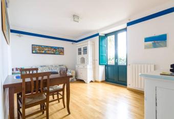 Trapani Egadistar Apartments allows 18 year olds to book a room