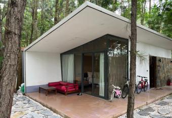 Forest Villa 329 Flamingo Dai Lai allows 18 year olds to book a room