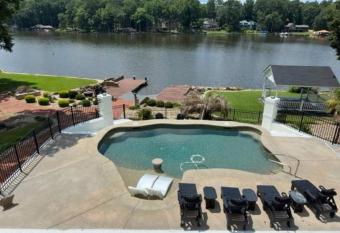 Lake view hideaway has rooms with a private hot tub