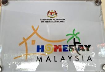 Homestay Long Pah kota Aur has Balcony rooms