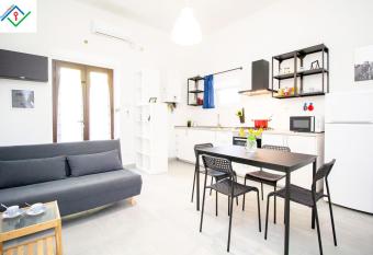 LeS House - Apartment 1 allows 18 year olds to book a room