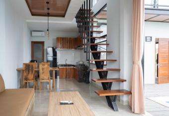 BALI INVEST VILLAS- Perenenan has Balcony rooms