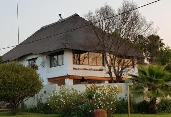 Harties Lodge - Penthouse allows 18 year olds to book a room