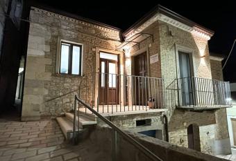 Casa Nazzaro has Balcony rooms