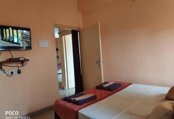 New Town Nook- Serene 4th Floor flat has Balcony rooms