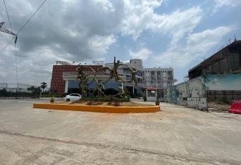 Ponneri Clubhouse has Balcony rooms