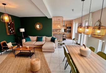 BeCosy appartement 2 chambres et jardin 6 pers has Balcony rooms