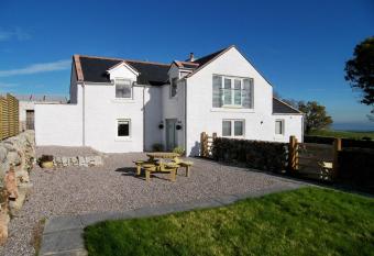 Criffel Glen has Balcony rooms