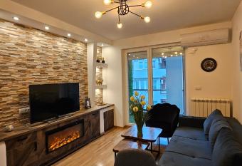 Kraljeva  ki Lux parking GARA  A has Balcony rooms