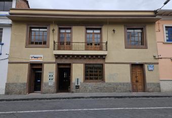 Posada de Mar  a allows 18 year olds to book a room