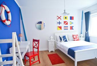 Nautical rooms - AE1443 allows 18 year olds to book a room