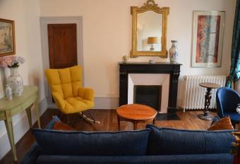 Le Boudoir - Appartement Climatis   en Plein Centre ville allows 18 year olds to book a room