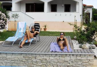 Holiday Home Enisa has Balcony rooms