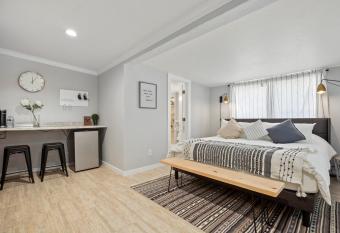 Downtown Studio 1 at Beer Ranch Project Inn has Balcony rooms