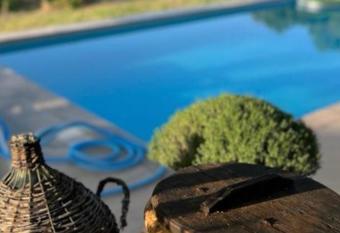 La naronne has Balcony rooms