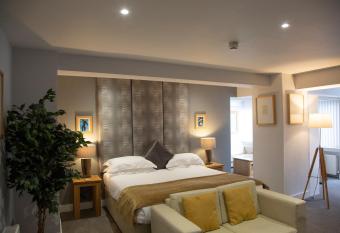 Meadfoot Bay allows 18 year olds to book a room