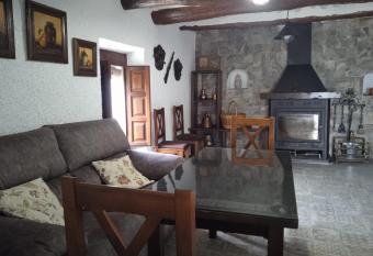 Vivienda Rural la Fuente has Balcony rooms
