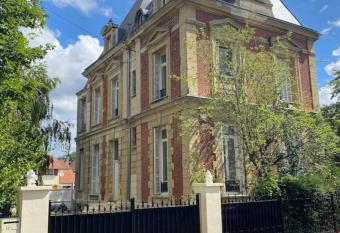 Bed & Breakfast    20mn direct St Lazare en Train allows 18 year olds to book a room