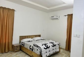 Samuel   s House allows 18 year olds to book a room