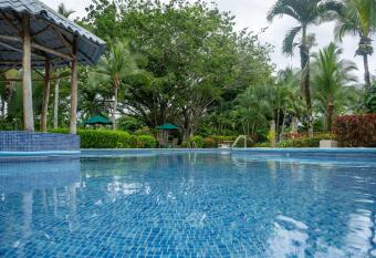 Paradise Breeze 2Bdr near Quepos Manuel Antonio has Balcony rooms