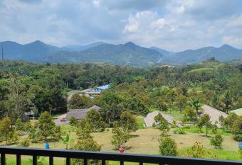 Villa with Titiwangsa Hill View has Balcony rooms