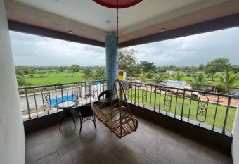 Acorn villa has Balcony rooms