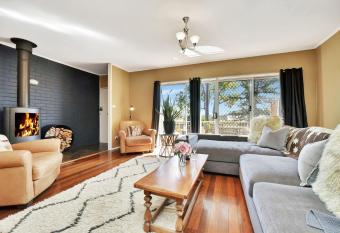 New Property Bellbird Bliss - Family Fun Retreat has rooms with a private hot tub