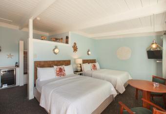 Harborview Inn & RV Park allows 18 year olds to book a room