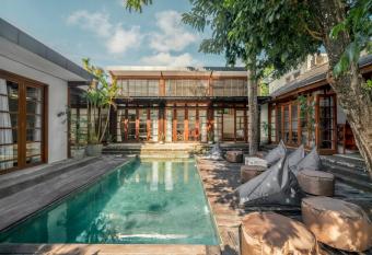 Batu Belig Living Managed by CPM Bali allows 18 year olds to book a room