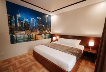 JJPHR Hotel San Antonio has Balcony rooms