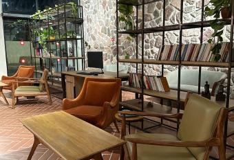 HOTEL SHOSHANA allows 18 year olds to book a room