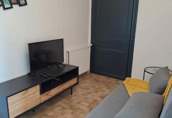 Chez B  atrice has Balcony rooms