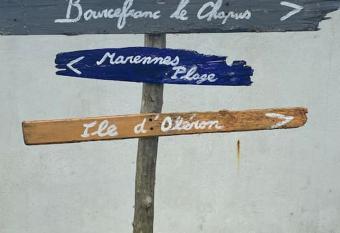 Face    la plage has Balcony rooms