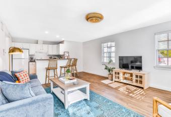 Sunrise Garden Resort has Balcony rooms