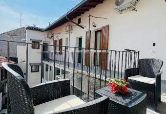 La Ringhiera has Balcony rooms