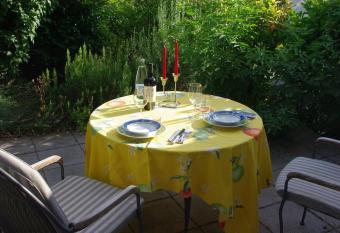 Ruhe genie  en und wohlf  hlen auf 70m   has Balcony rooms