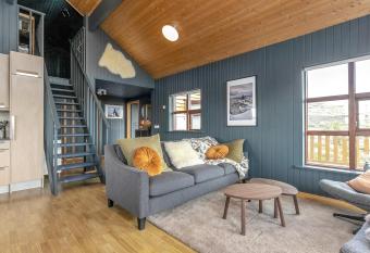 Serene Vista Summerhouse has Balcony rooms