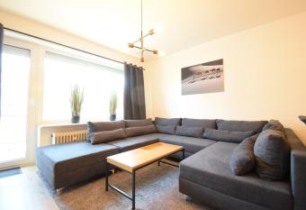 Stilvolle 3 Zimmer-Oase: Vor den Toren K  lns has Balcony rooms