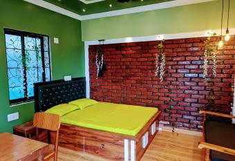 Luxury stay at Pravuprasad Homestay near Bhubaneswar Airport and Railway Station has Balcony rooms