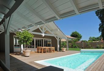 La villa aux oiseaux has Balcony rooms