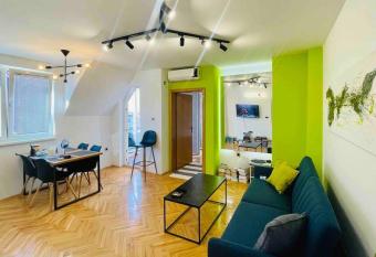 City Center Apartment has Balcony rooms