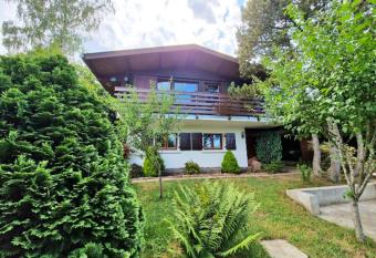 Chalet de 2 chambres avec jardin amenage et wifi a Dabo has Balcony rooms