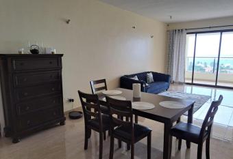 3rd Avenue Beach Apartments has rooms with a private hot tub